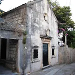 Apartment & Saint John