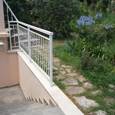 圣约翰公寓 *