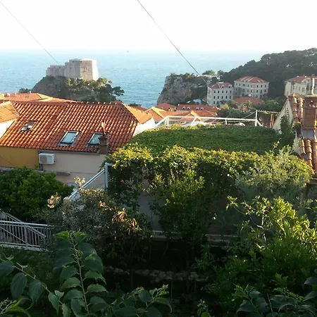 & Saint John Apartman *